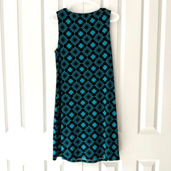 Little Black Dress with Pop of Color Sleeveless  Dress Size M Shift Sheath - Picture 4 of 16